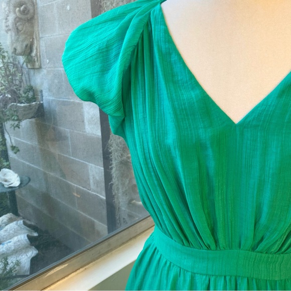 Trina Turk NWOT Flutter Sleeve Cinch Waist Afilia Dress in Emerald Green, Size 4 - Picture 5 of 10